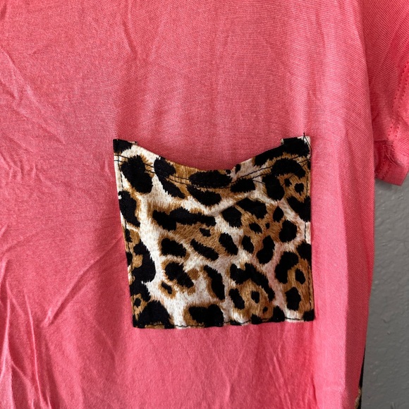 Pink and leopard short sleeve top size small - Picture 3 of 4